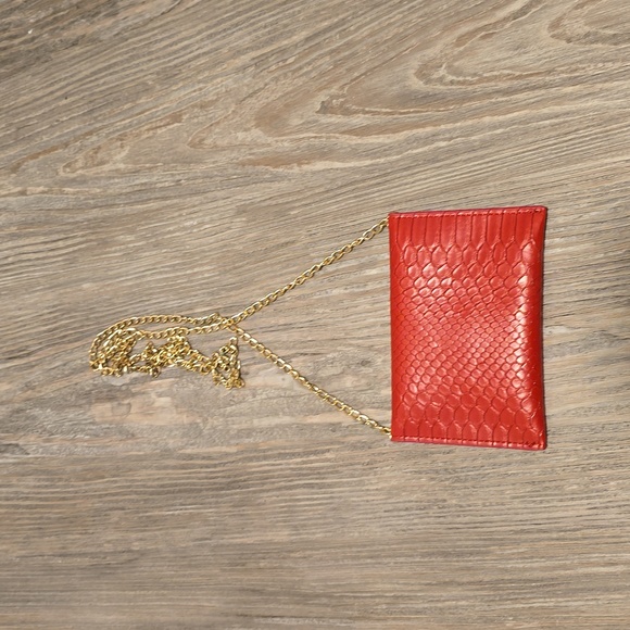 NWOT Ava/Kris Red Snake Print Leather Mini Crossbody Wallet - Picture 2 of 4